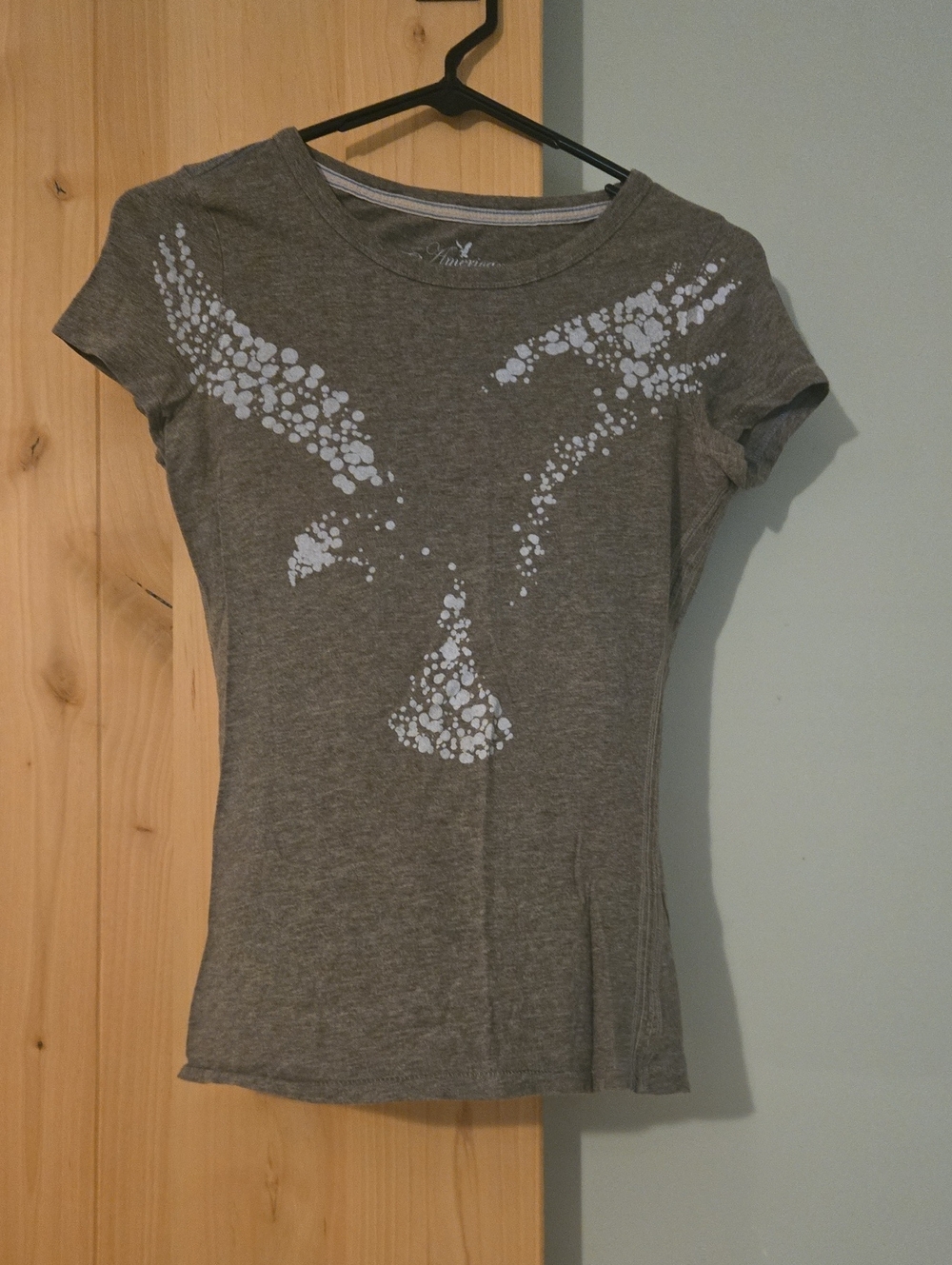 American Eagle Gray Short-Sleeve Tee with Light Blue Bubble Graphic